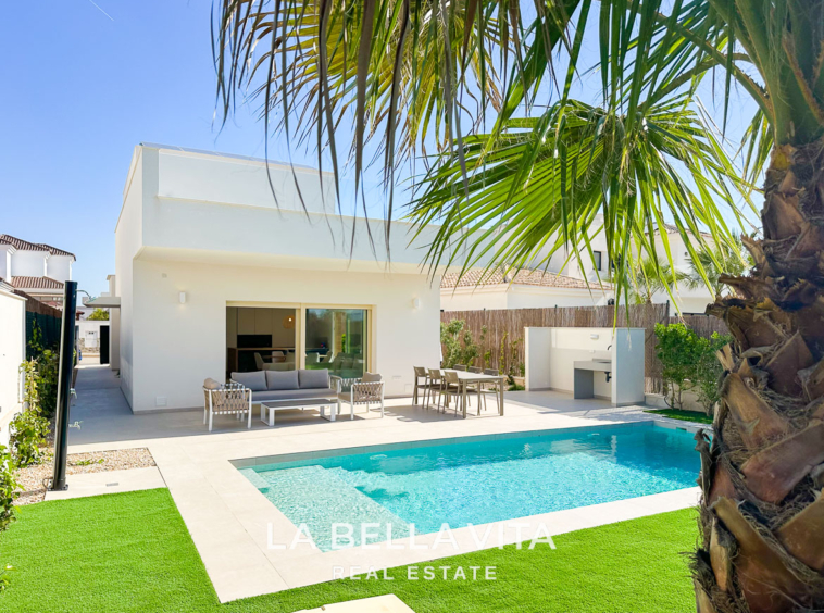 Modern New Build Independent Villas with Pools for sale in La Herrada, Los Montesinos