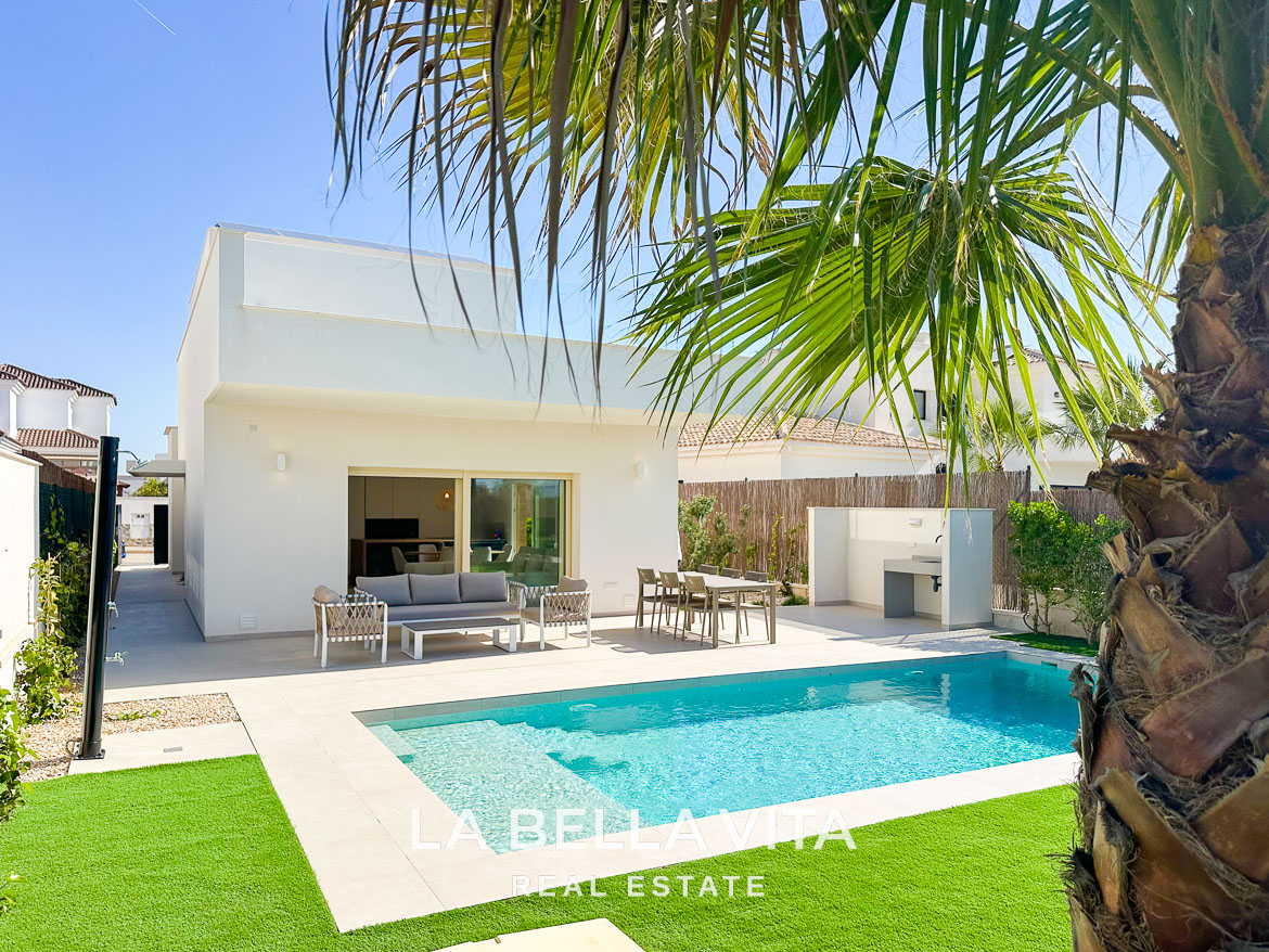 Modern New Build Independent Villas with Pools for sale in La Herrada, Los Montesinos