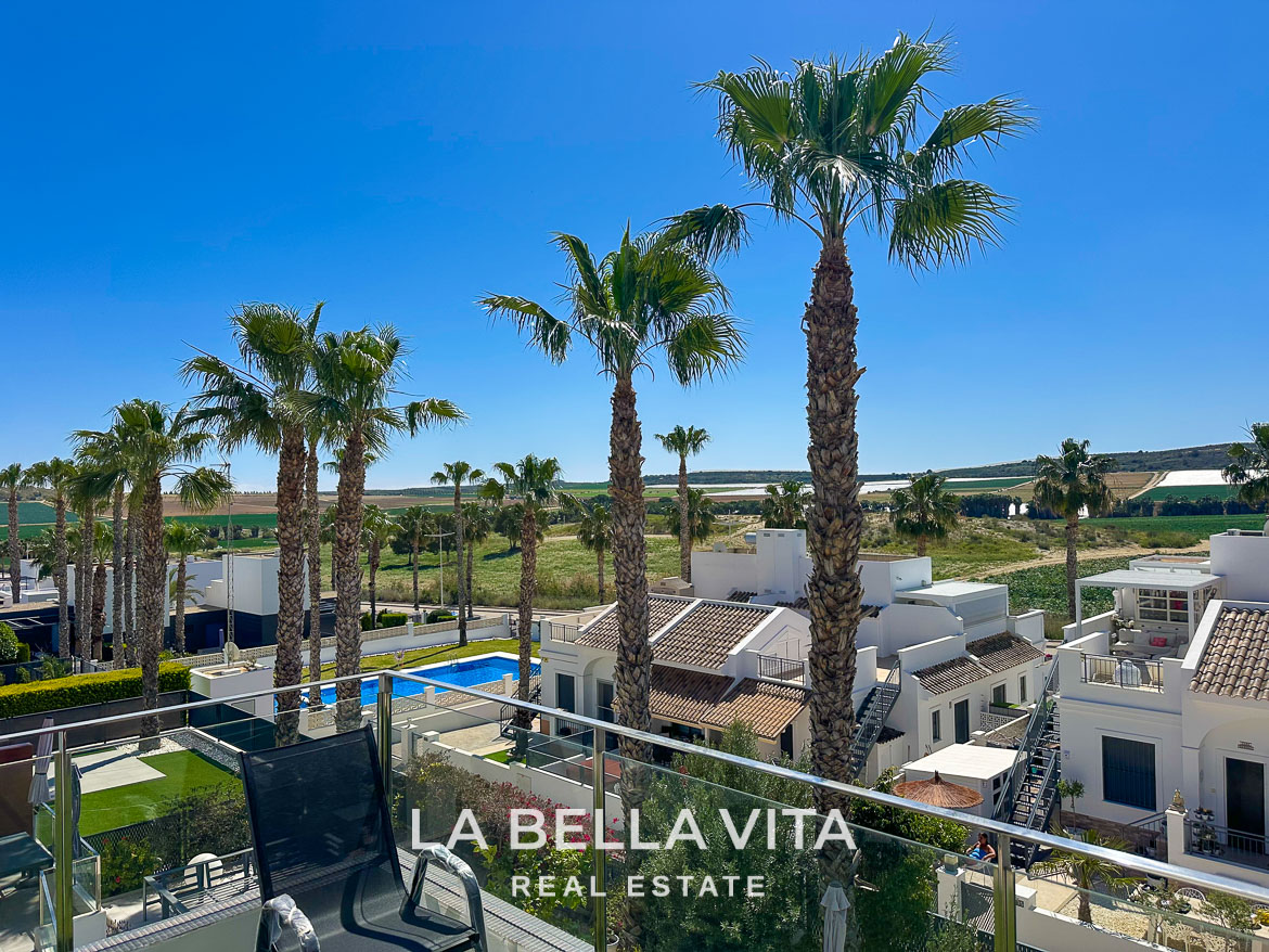 Modern Resale Penthouse Apartment with views for sale in Algorfa, La Finca Golf
