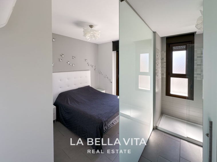 Modern Resale Penthouse Apartment with views for sale in Algorfa, La Finca Golf