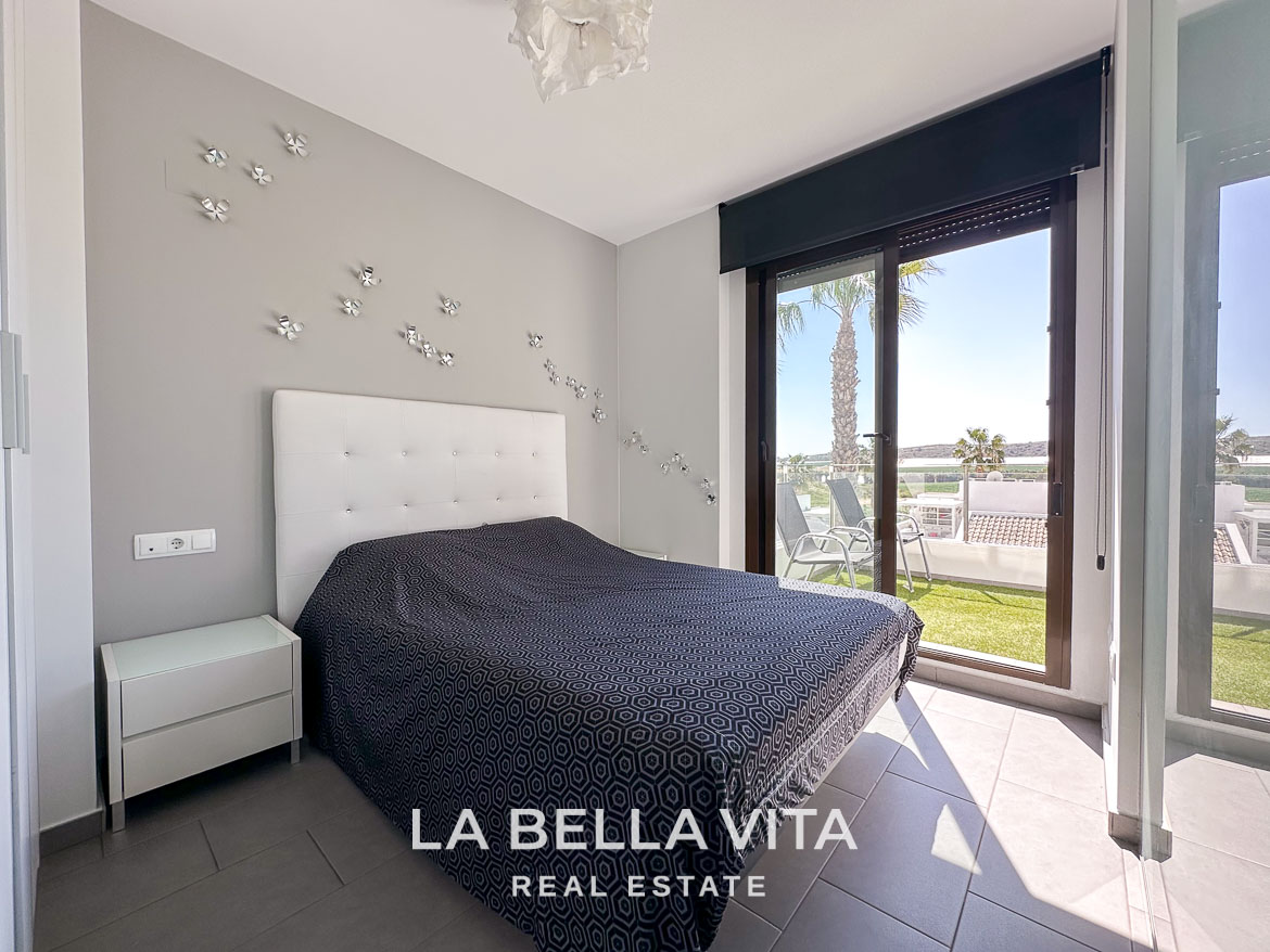 Modern Resale Penthouse Apartment with views for sale in Algorfa, La Finca Golf