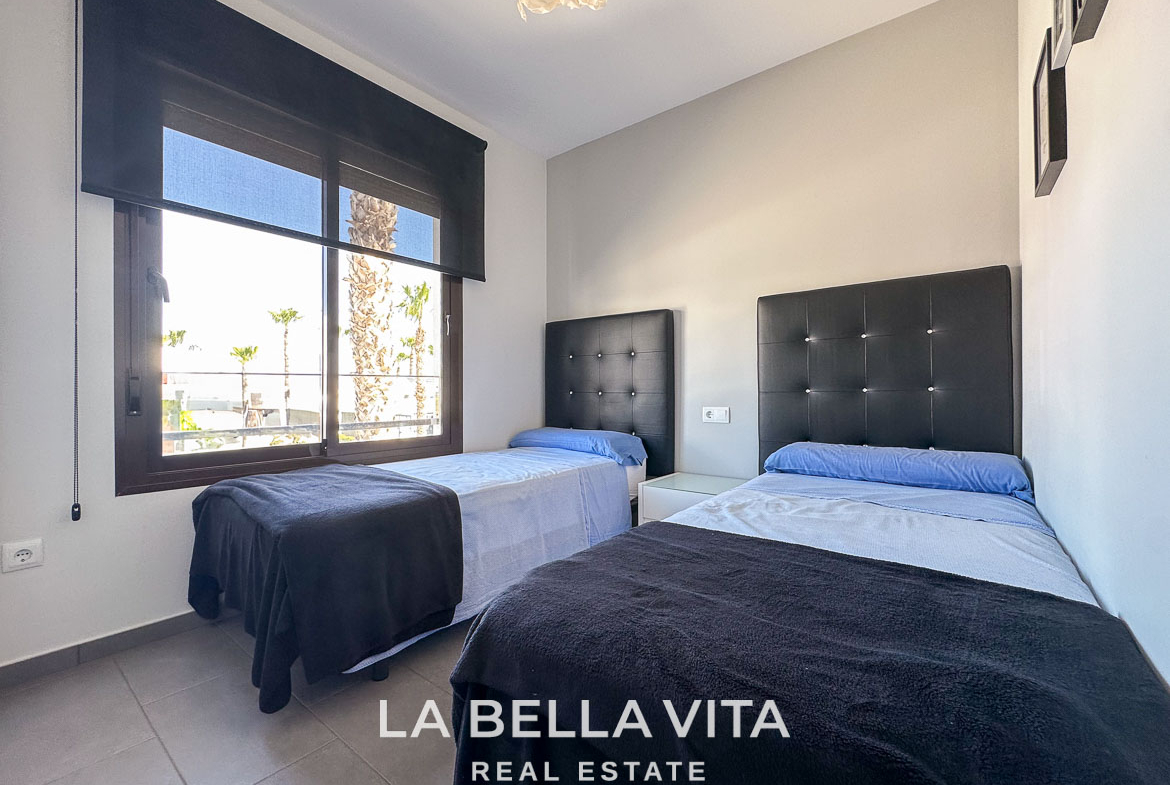 Modern Resale Penthouse Apartment with views for sale in Algorfa, La Finca Golf
