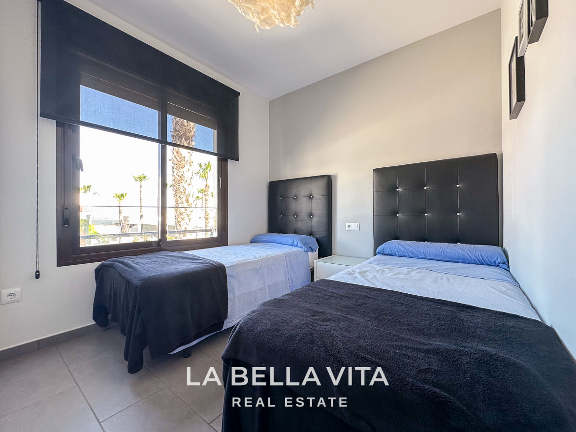 Modern Resale Penthouse Apartment with views for sale in Algorfa, La Finca Golf