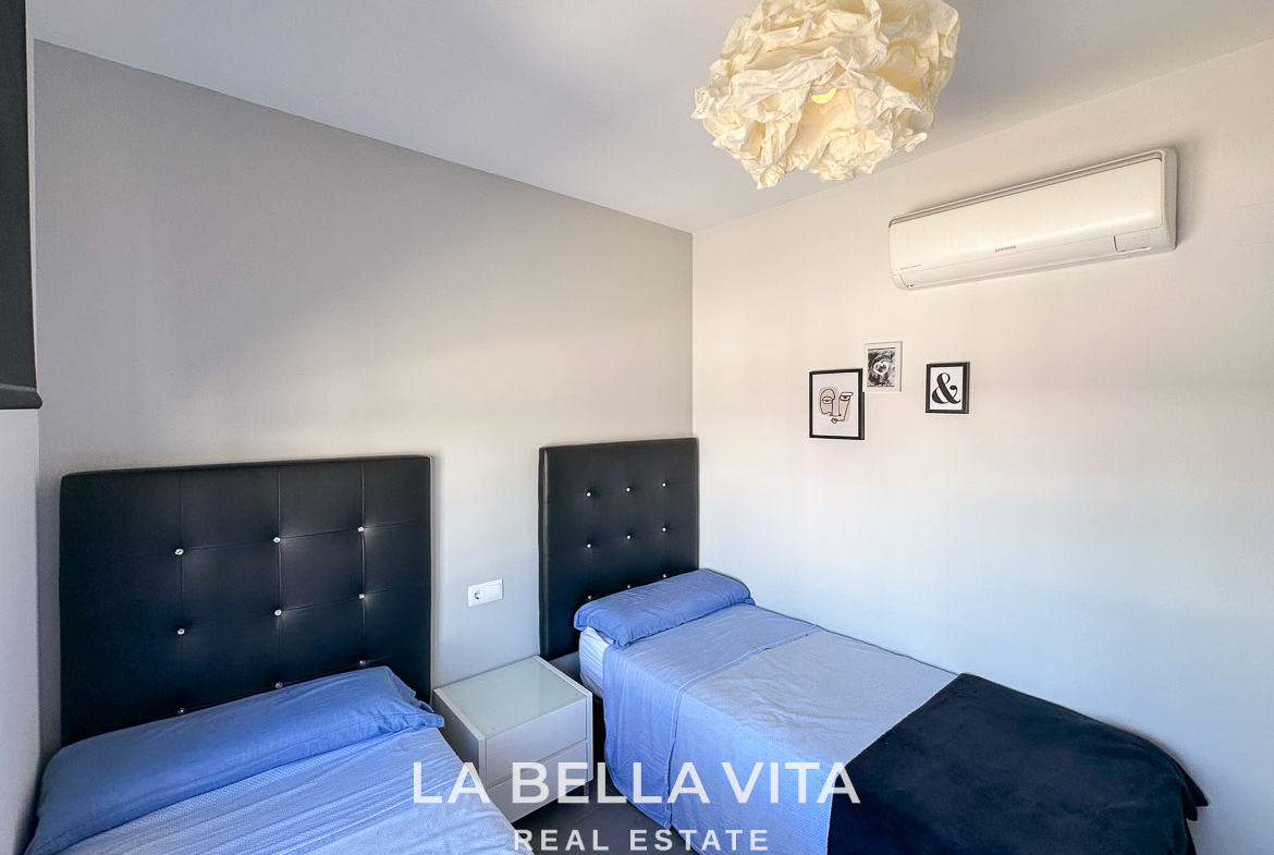 Modern Resale Penthouse Apartment with views for sale in Algorfa, La Finca Golf