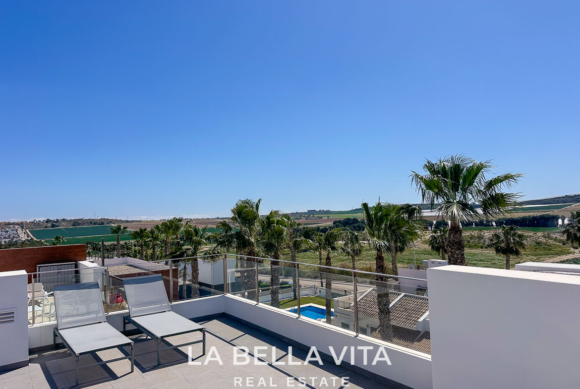 Modern Resale Penthouse Apartment with views for sale in Algorfa, La Finca Golf
