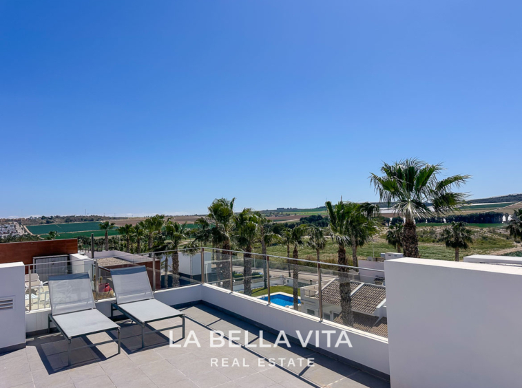 Modern Resale Penthouse Apartment with views for sale in Algorfa, La Finca Golf