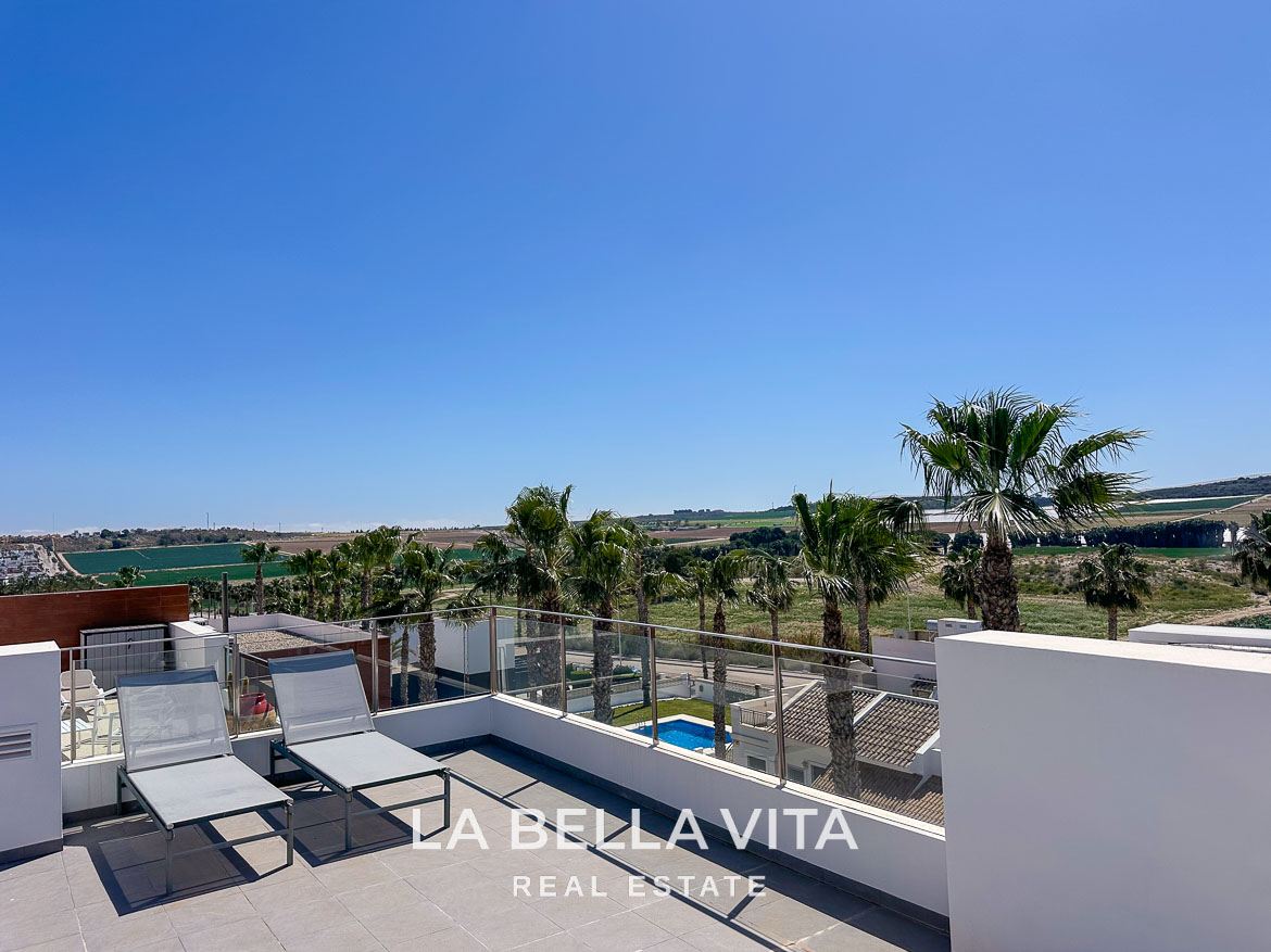 Modern Resale Penthouse Apartment with views for sale in Algorfa, La Finca Golf