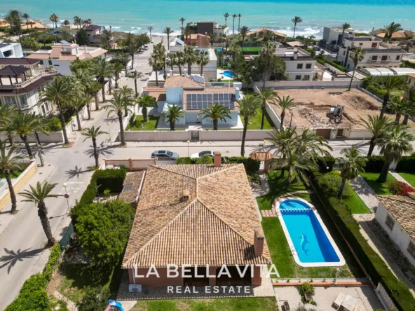 4 bedroom Beach House with private pool for sale in Cabo Roig, Orihuela Costa, Alicante