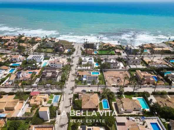 4 bedroom Beach House with private pool for sale in Cabo Roig, Orihuela Costa, Alicante