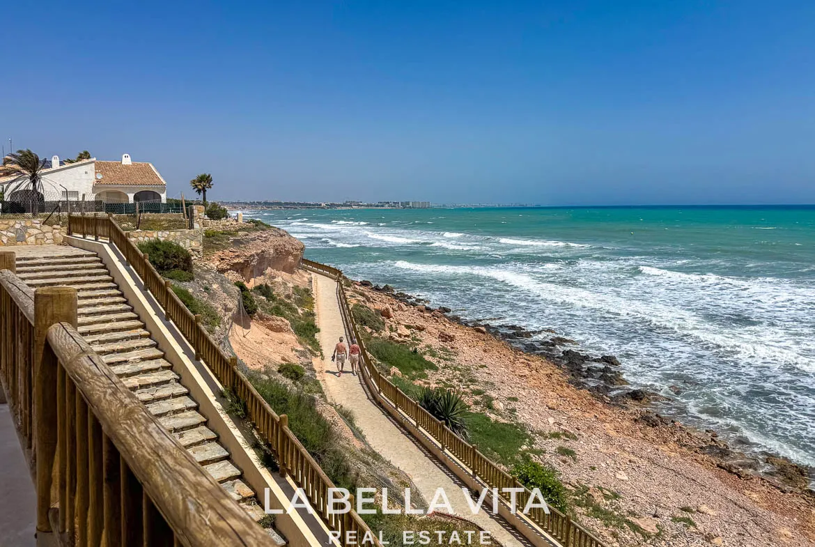 4 bedroom Beach House with private pool for sale in Cabo Roig, Orihuela Costa, Alicante
