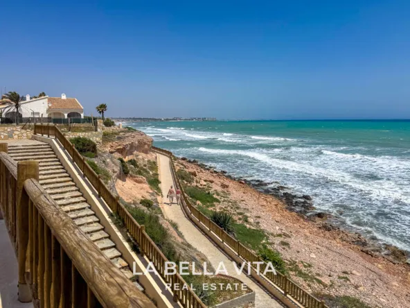 4 bedroom Beach House with private pool for sale in Cabo Roig, Orihuela Costa, Alicante