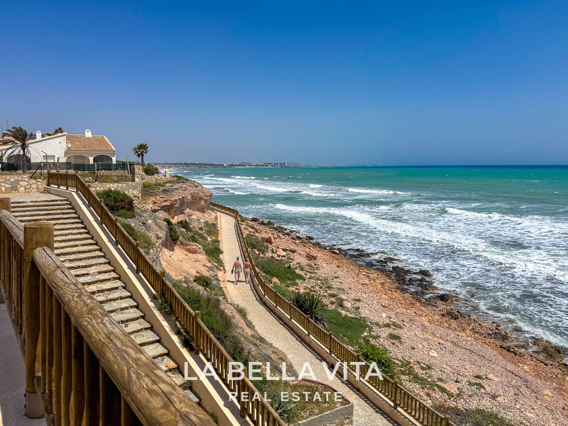 4 bedroom Beach House with private pool for sale in Cabo Roig, Orihuela Costa, Alicante