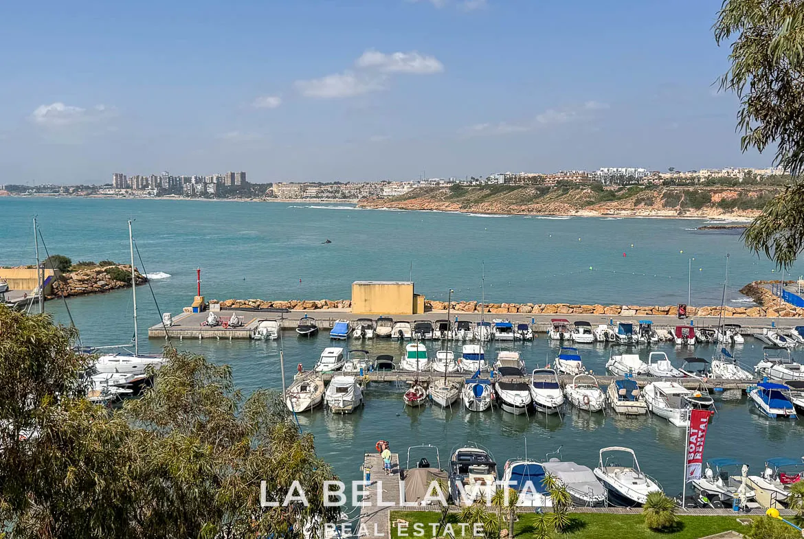 4 bedroom Beach House with private pool for sale in Cabo Roig, Orihuela Costa, Alicante