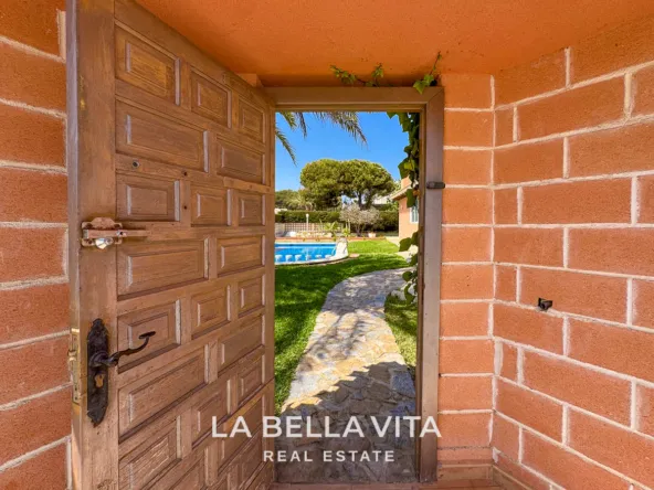 4 bedroom Beach House with private pool for sale in Cabo Roig, Orihuela Costa, Alicante