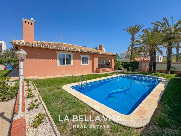 4 bedroom Beach House with private pool for sale in Cabo Roig, Orihuela Costa, Alicante