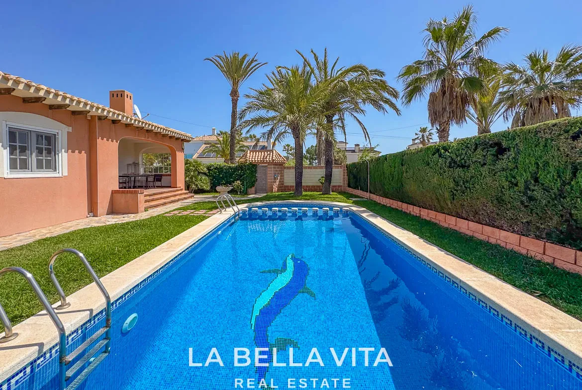 4 bedroom Beach House with private pool for sale in Cabo Roig, Orihuela Costa, Alicante