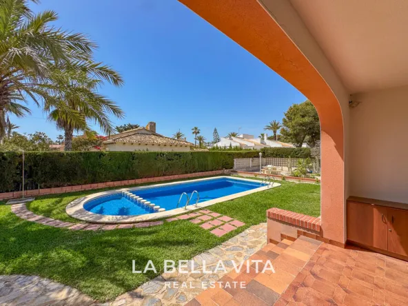 4 bedroom Beach House with private pool for sale in Cabo Roig, Orihuela Costa, Alicante