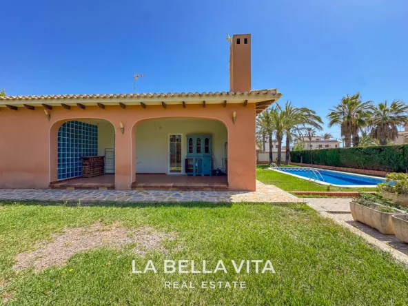 4 bedroom Beach House with private pool for sale in Cabo Roig, Orihuela Costa, Alicante