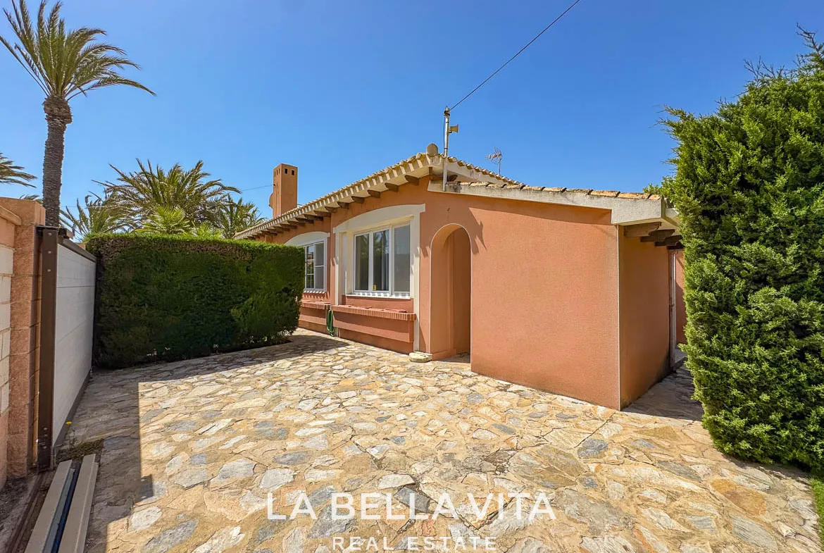 4 bedroom Beach House with private pool for sale in Cabo Roig, Orihuela Costa, Alicante