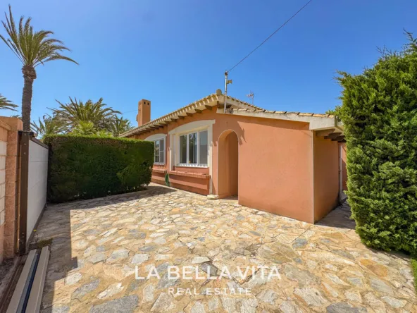 4 bedroom Beach House with private pool for sale in Cabo Roig, Orihuela Costa, Alicante