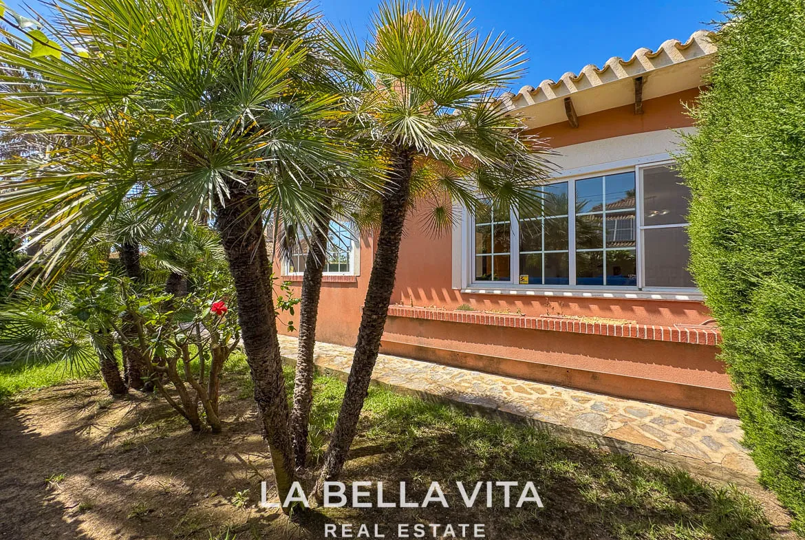 4 bedroom Beach House with private pool for sale in Cabo Roig, Orihuela Costa, Alicante