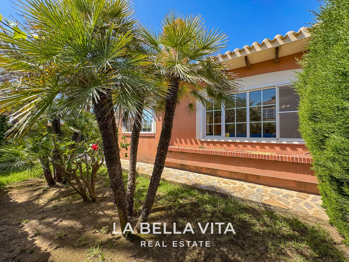 4 bedroom Beach House with private pool for sale in Cabo Roig, Orihuela Costa, Alicante