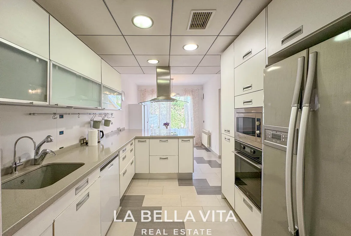 4 bedroom Beach House with private pool for sale in Cabo Roig, Orihuela Costa, Alicante