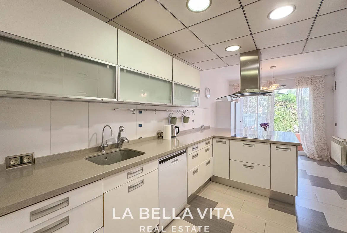 4 bedroom Beach House with private pool for sale in Cabo Roig, Orihuela Costa, Alicante