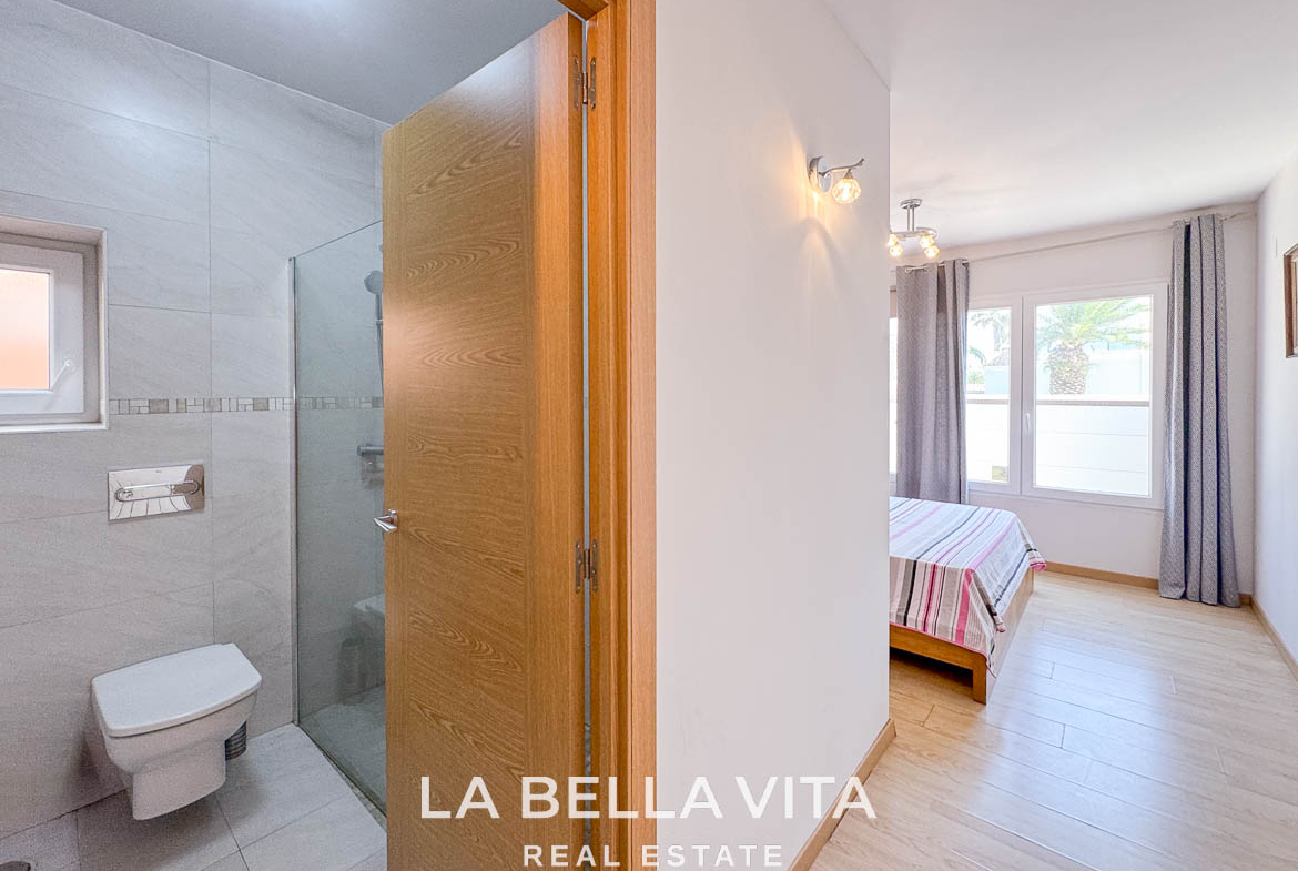 4 bedroom Beach House with private pool for sale in Cabo Roig, Orihuela Costa, Alicante