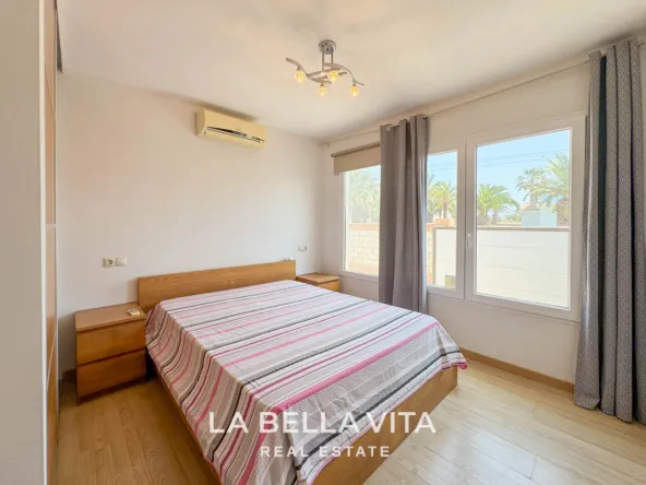 4 bedroom Beach House with private pool for sale in Cabo Roig, Orihuela Costa, Alicante
