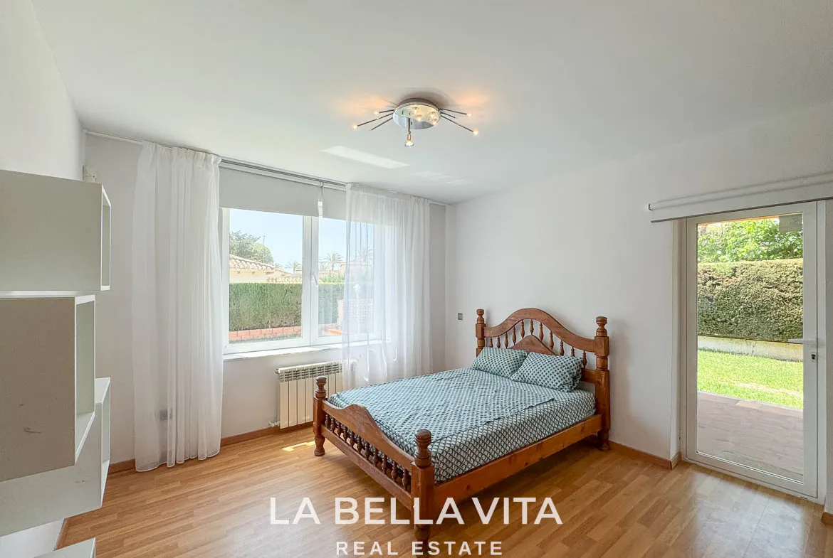 4 bedroom Beach House with private pool for sale in Cabo Roig, Orihuela Costa