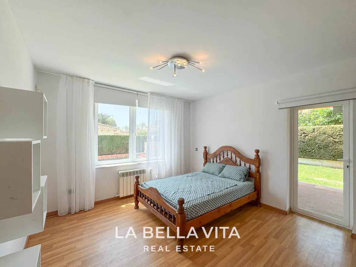 4 bedroom Beach House with private pool for sale in Cabo Roig, Orihuela Costa
