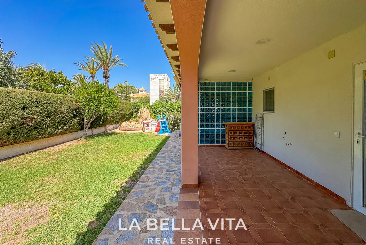 4 bedroom Beach House with private pool for sale in Cabo Roig, Orihuela Costa