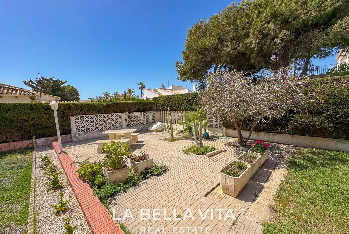 4 bedroom Beach House with private pool for sale in Cabo Roig, Orihuela Costa
