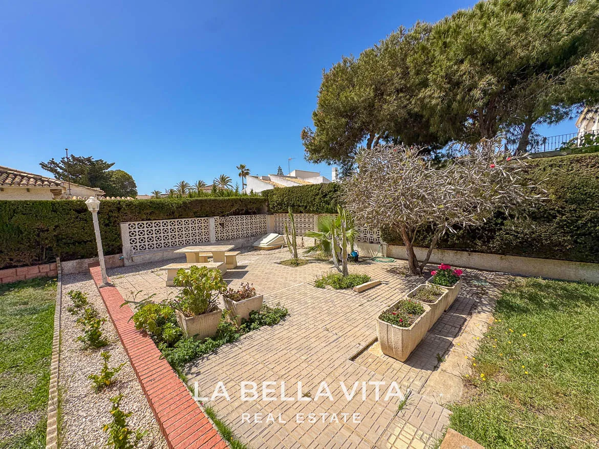 4 bedroom Beach House with private pool for sale in Cabo Roig, Orihuela Costa