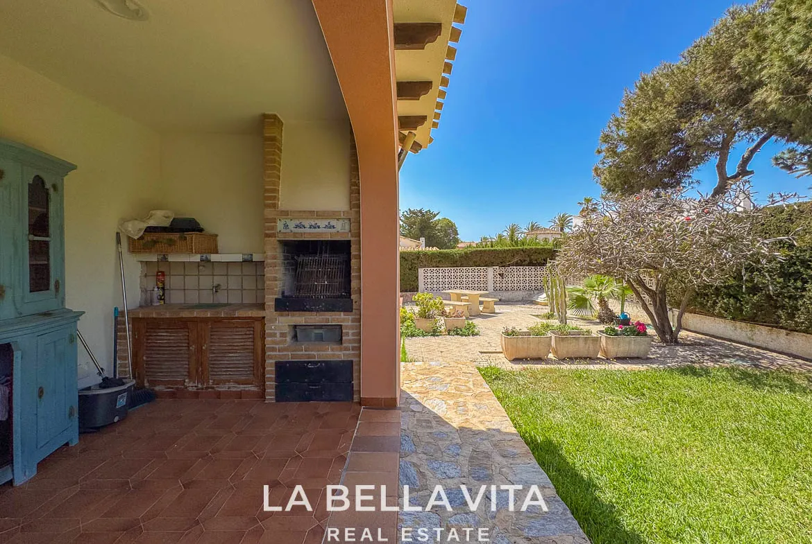 4 bedroom Beach House with private pool for sale in Cabo Roig, Orihuela Costa