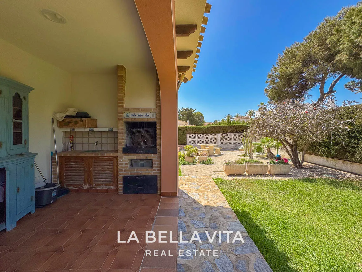 4 bedroom Beach House with private pool for sale in Cabo Roig, Orihuela Costa