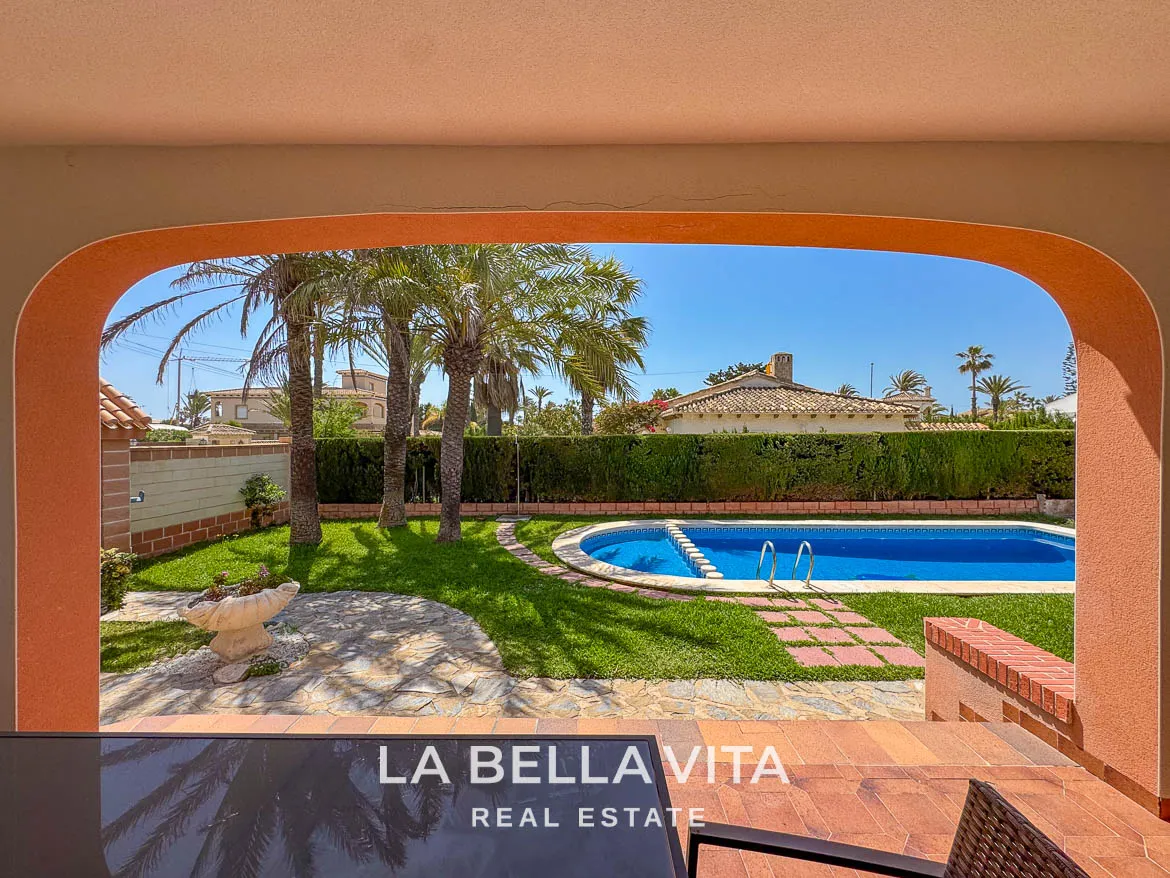 4 bedroom Beach House with private pool for sale in Cabo Roig, Orihuela Costa