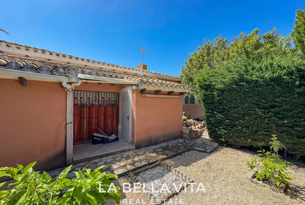 4 bedroom Beach House with private pool for sale in Cabo Roig, Orihuela Costa