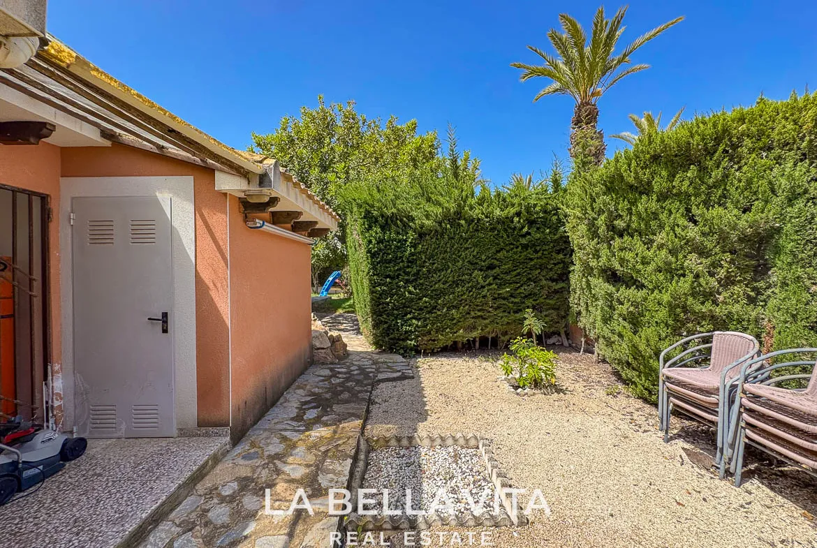 4 bedroom Beach House with private pool for sale in Cabo Roig, Orihuela Costa