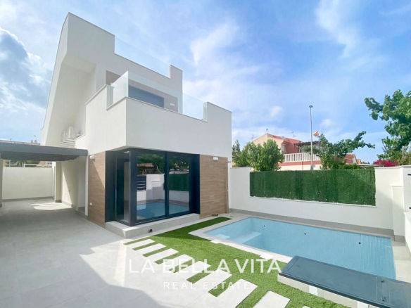 Cheap New Build Villa with private pool for sale in Los Alcazares, Murcia