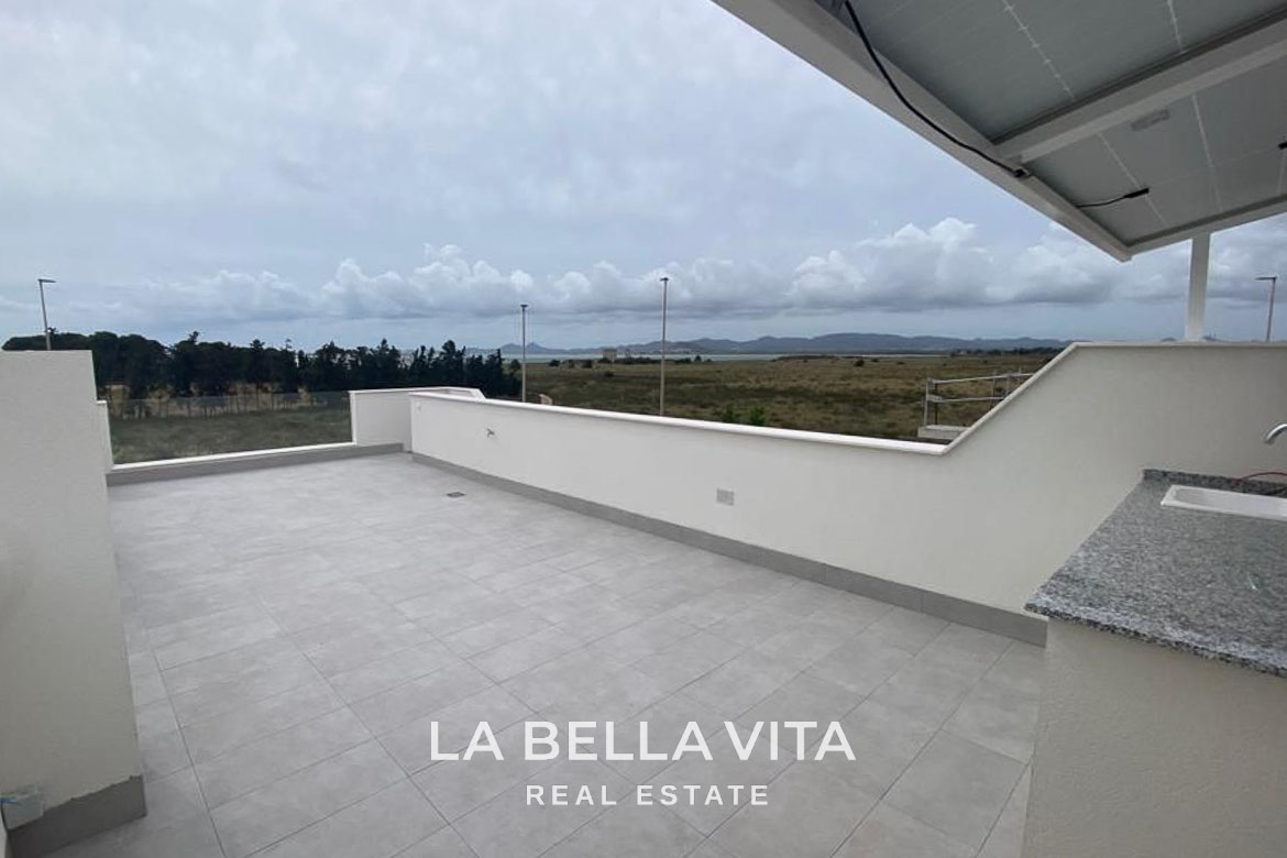 Cheap New Build Villa with private pool for sale in Los Alcazares, Murcia