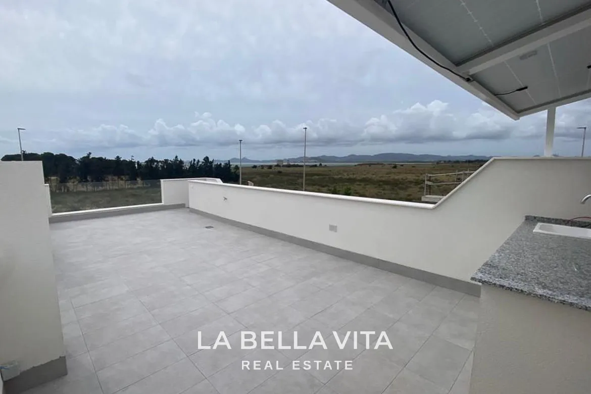Cheap New Build Villa with private pool for sale in Los Alcazares, Murcia