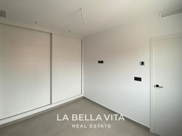 Cheap New Build Villa with private pool for sale in Los Alcazares, Murcia
