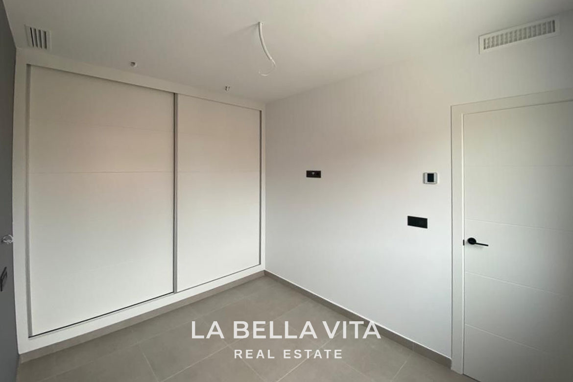 Cheap New Build Villa with private pool for sale in Los Alcazares, Murcia