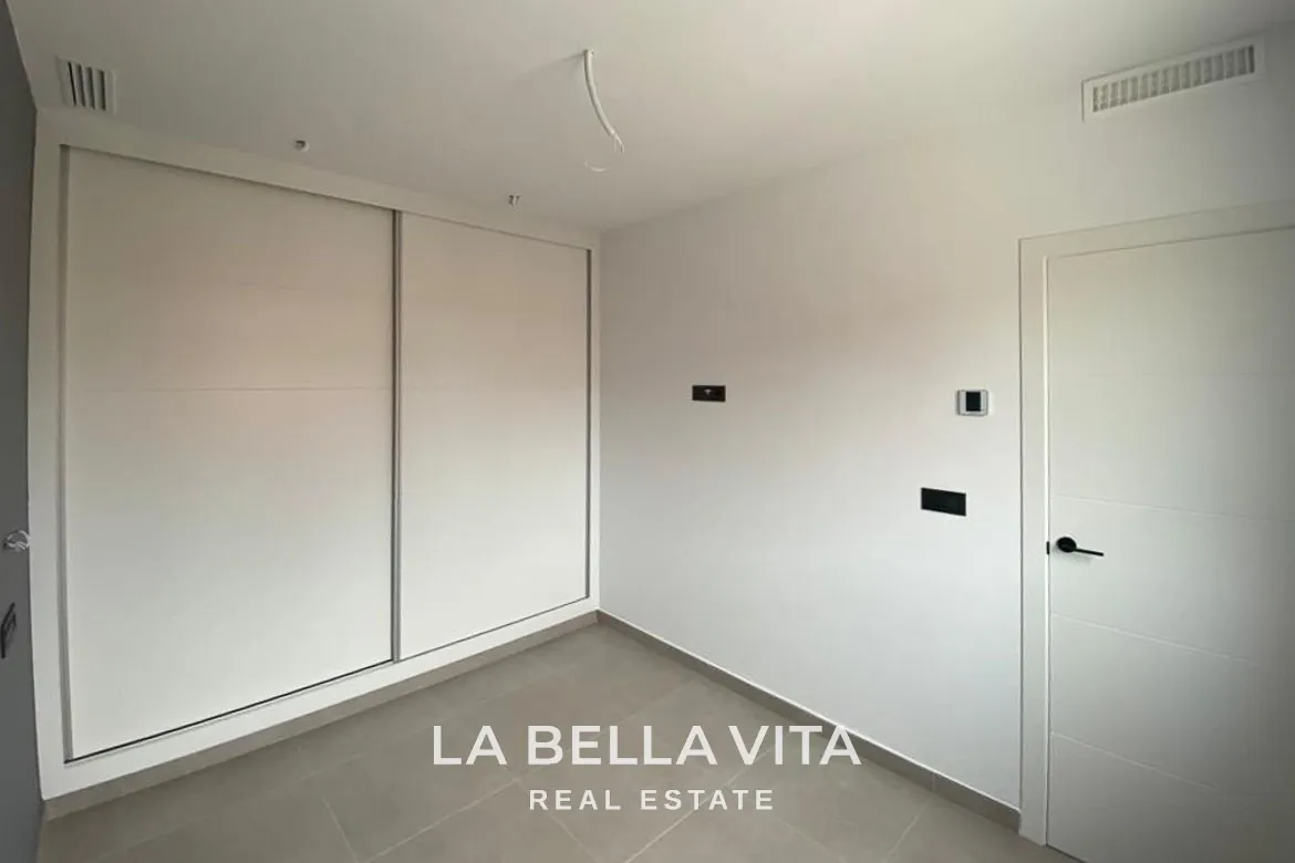 Cheap New Build Villa with private pool for sale in Los Alcazares, Murcia