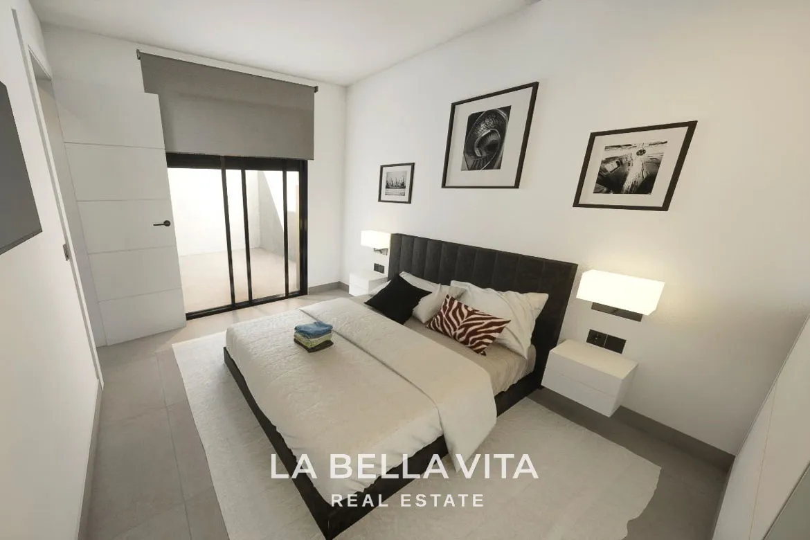 Cheap New Build Villa with private pool for sale in Los Alcazares, Murcia