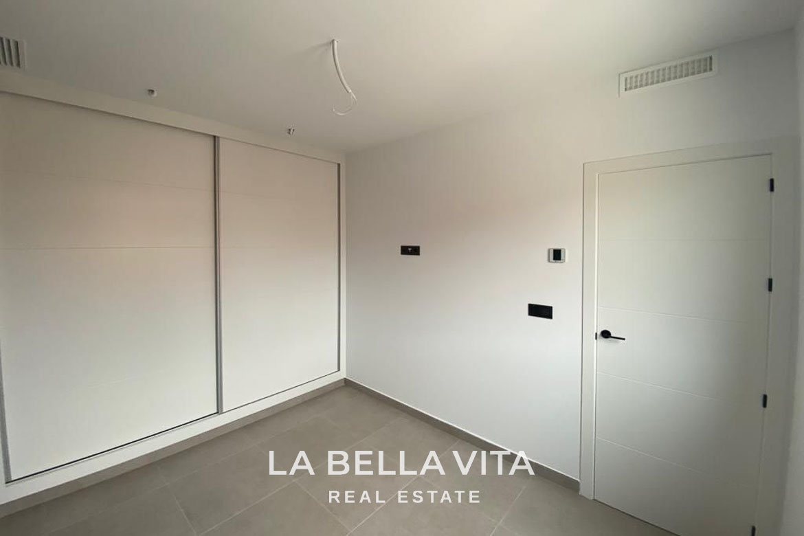 Cheap New Build Villa with private pool for sale in Los Alcazares, Murcia