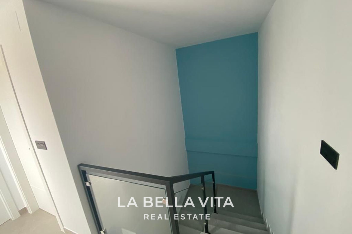Cheap New Build Villa with private pool for sale in Los Alcazares, Murcia