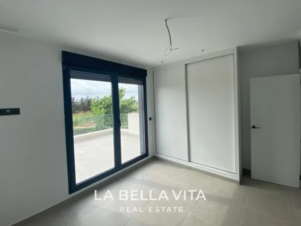Cheap New Build Villa with private pool for sale in Los Alcazares, Murcia